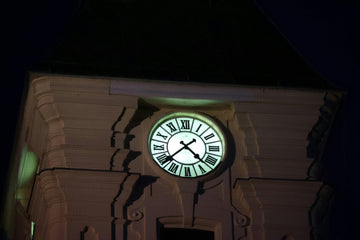 Time as Design: Using Clocks as Decorative Statements